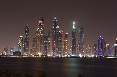 Rede 5G do Dubai recorre a painéis solares para reduzir a pegada ambiental
